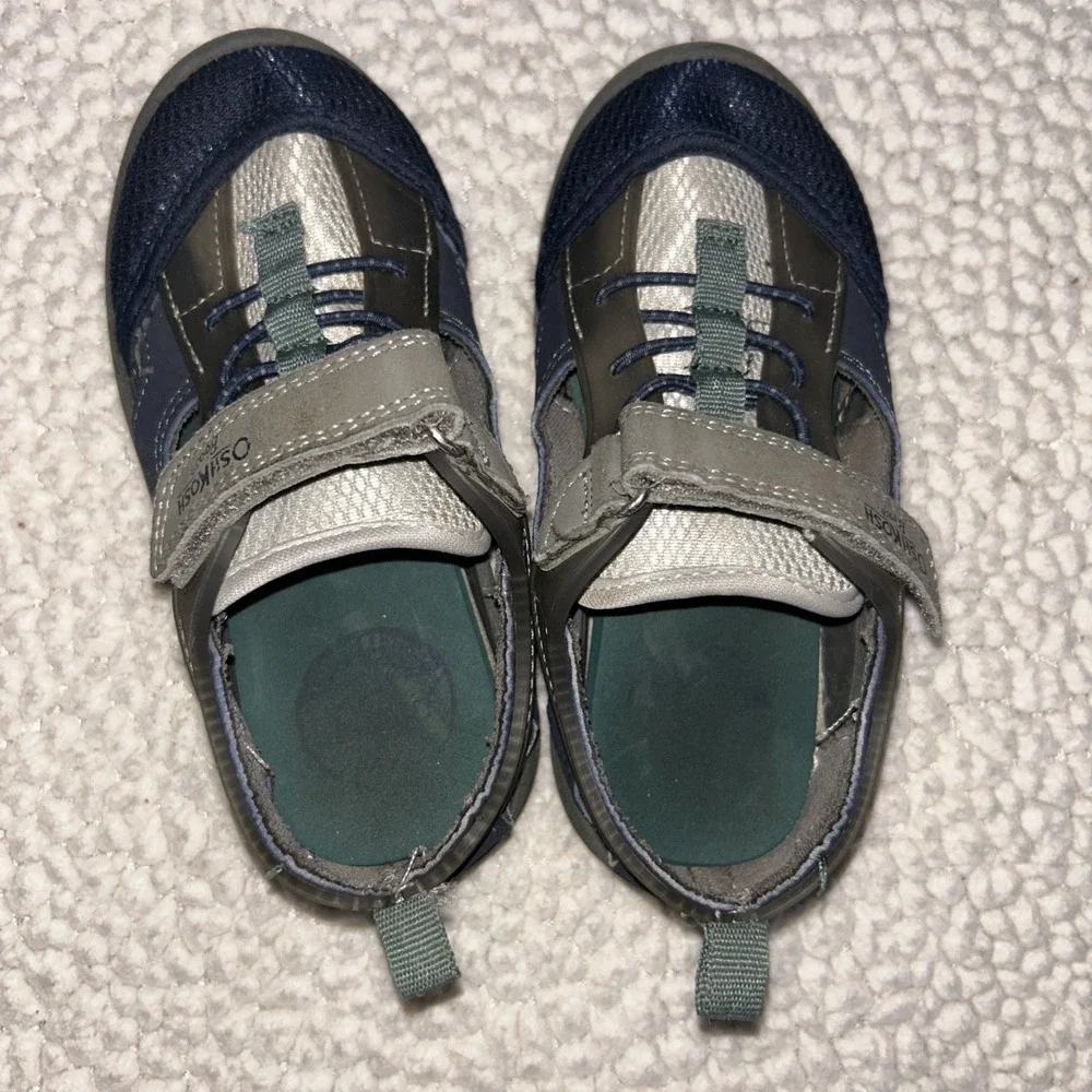OshKosh Bgosh EverPlay Kids Navy Blue Grey Closed Toe Water Hybrid Sandals 10.5